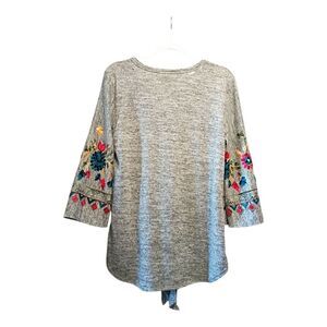 Fig and Flower, grey floral embroidered sleeve button down tie front blouse 1x
